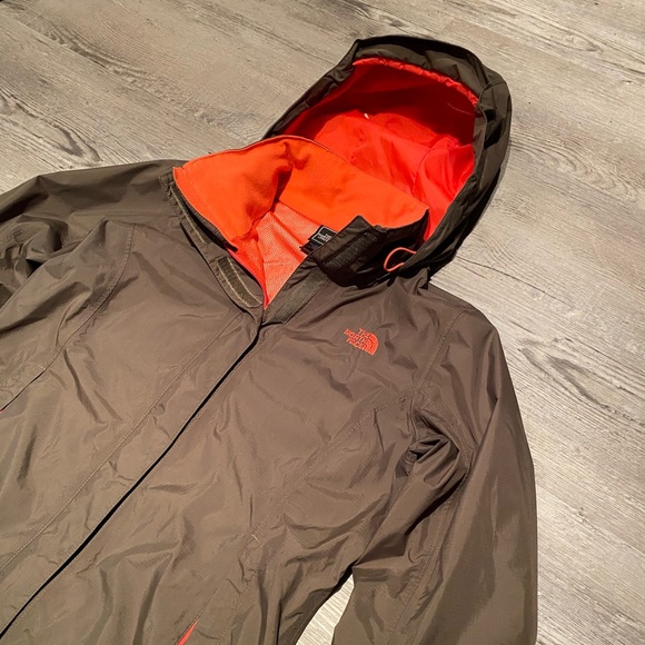 The North Face Hyvent Windbreaker Rain Full Zip Jacket Women’s Size Medium. - Picture 3 of 5